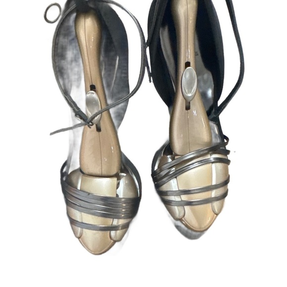 Black and gun metal strappy wedges 
Sz 7.5 - Picture 4 of 5